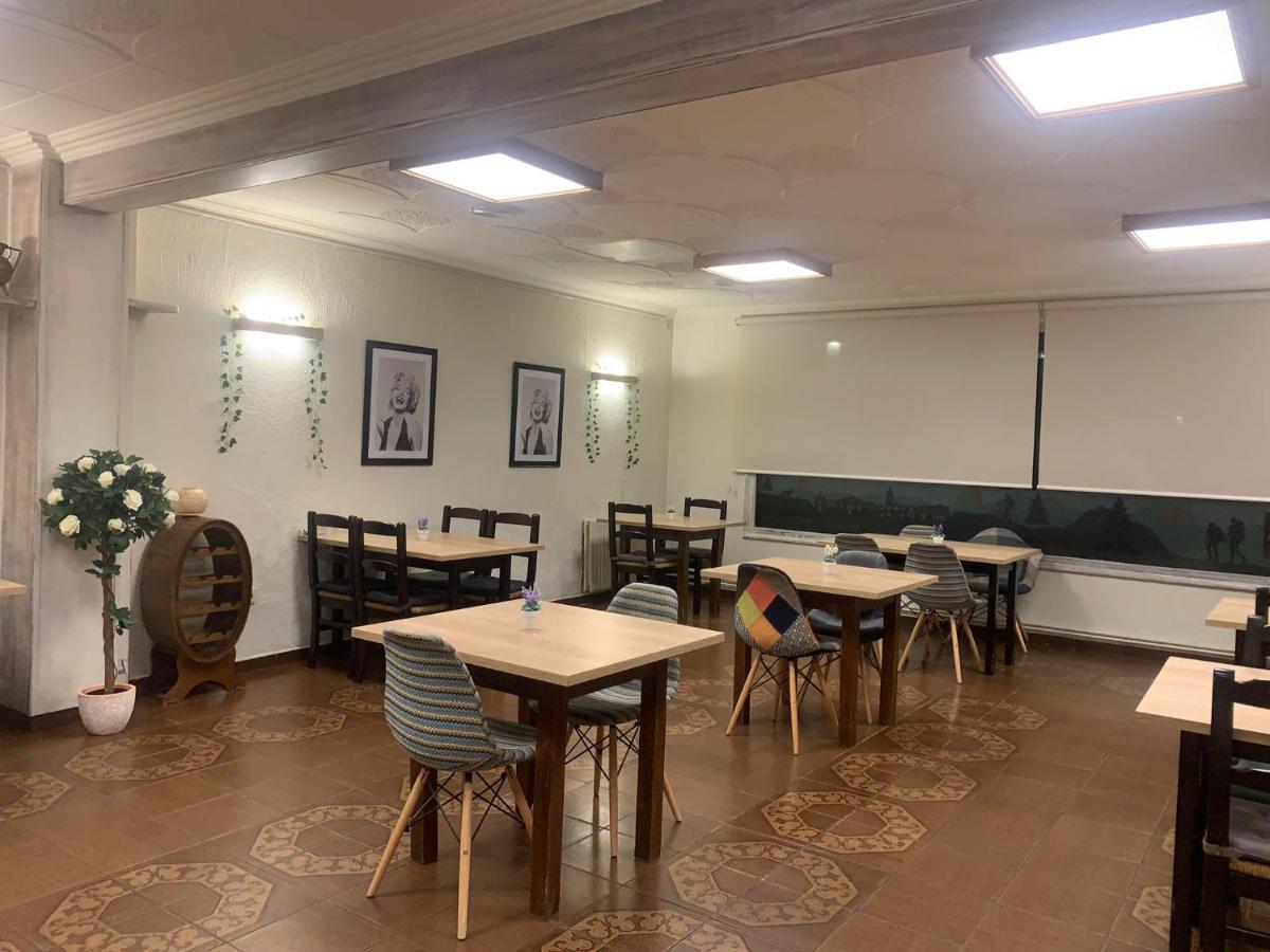 Hostal Torras Sant Hilari Sacalm Ngoại thất bức ảnh